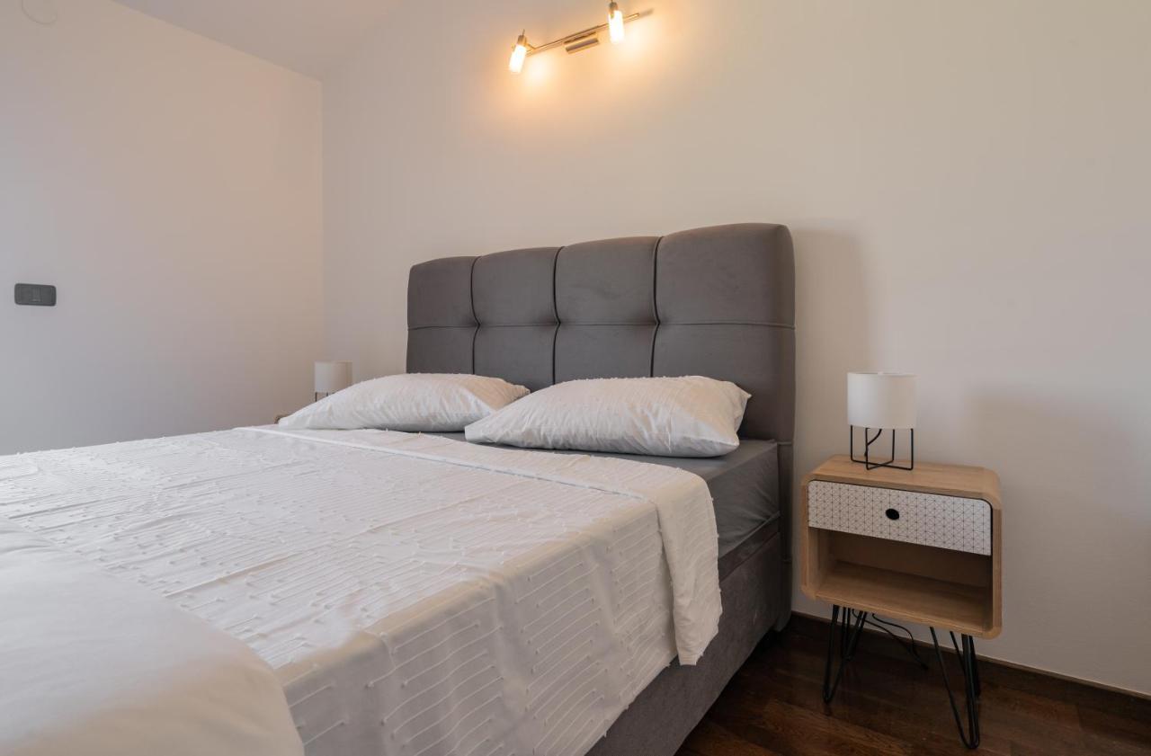 Penthouse Gea Appartement Premantura Buitenkant foto