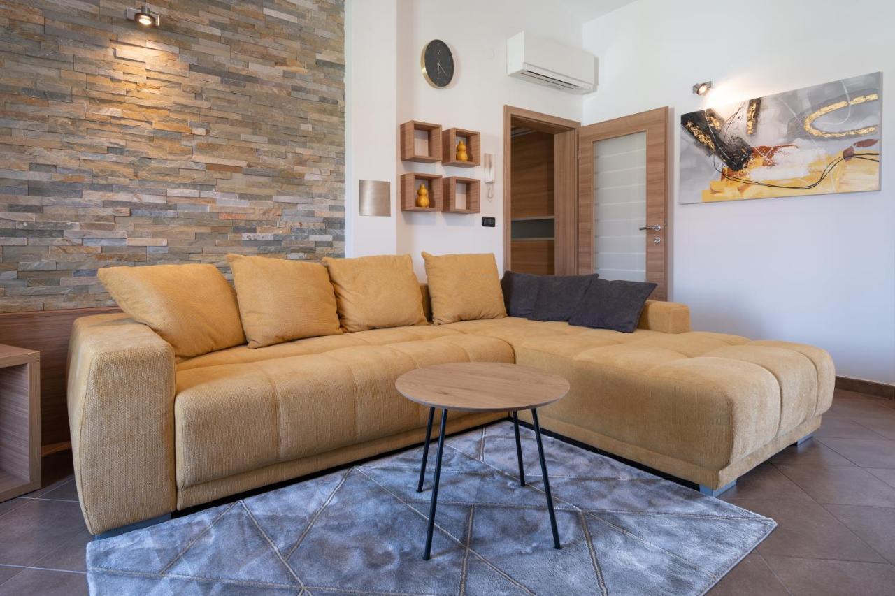 Penthouse Gea Appartement Premantura Buitenkant foto